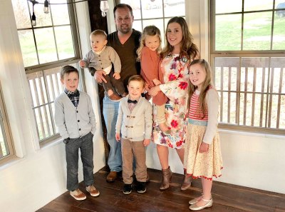 March 2017 Rare Family Pic Expecting Fifth Child duggarfamily.com Josh Duggar and Anna Relationship Timeline