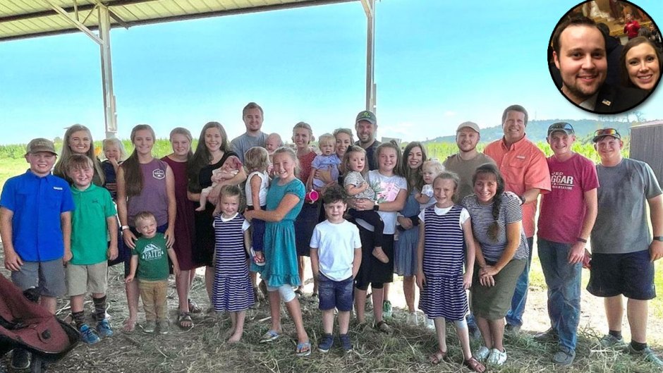 Duggar Family Enjoys Seasonal Outing Without Josh and Anna Ahead of His Court Date