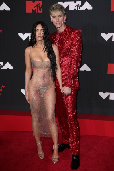 Passion for Fashion! What Your Favorite Stars Wore to the 2021 VMAs: Red Carpet Photos