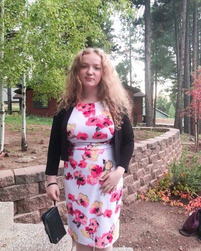 Sister Wives' Janelle Brown shares photo of lookalike daughter Savanah in homecoming dance dress