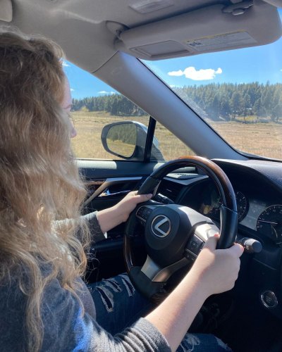 'Sister Wives' Star Janelle Brown's Daughter Savanah Drives Her Mom Around for 'Driving Lessons'