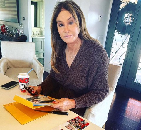 Oh Baby Caitlyn Jenner vinkkaa 1 of Her Kids Is Secretly Pregnant GMA Interview
