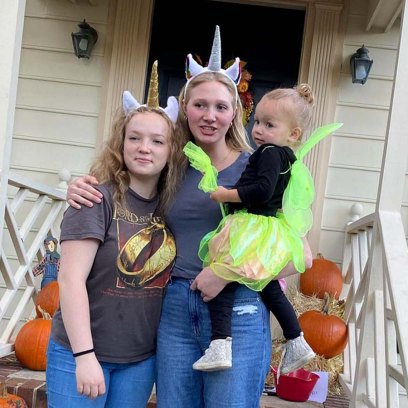 Sister Wives Star Janelle Brown Enjoys Halloween in North Carolina With Family Amid Coyote Pass Stall