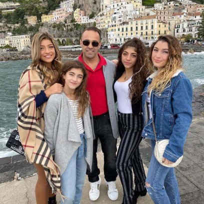 Inside Joe Giudices Fun-Filled Christmas Plans With His Daughters They Are All Coming Out