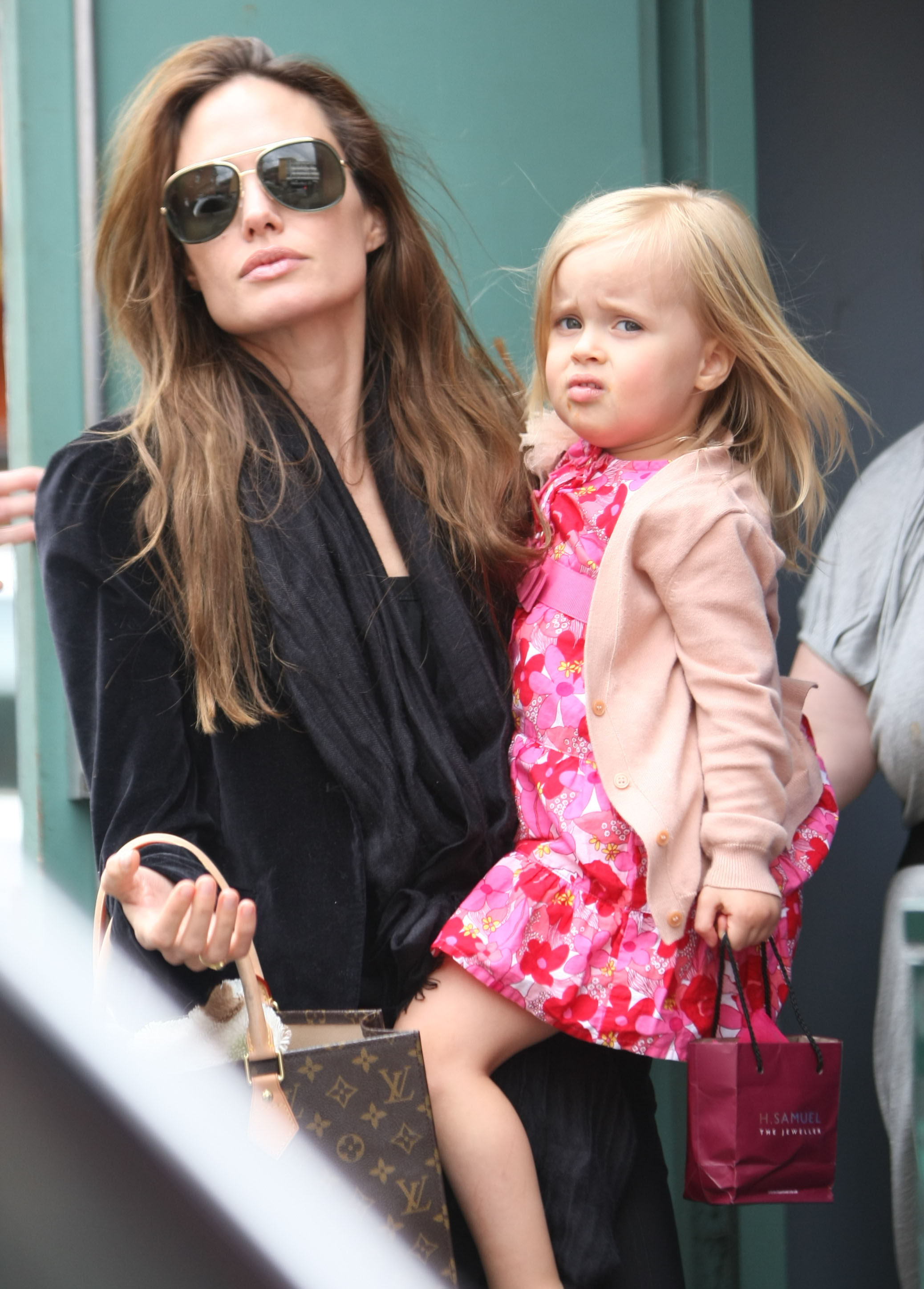 Rijetko je viđamo samu s najmlađom kćerkicom Vivienne: Angelina Jolie i  njezina nasljednica oduševili publiku - tportal