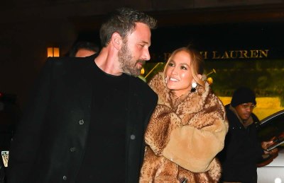 Are J Lo Ben Affleck Engaged She Rocks Giant Ring That Finger
