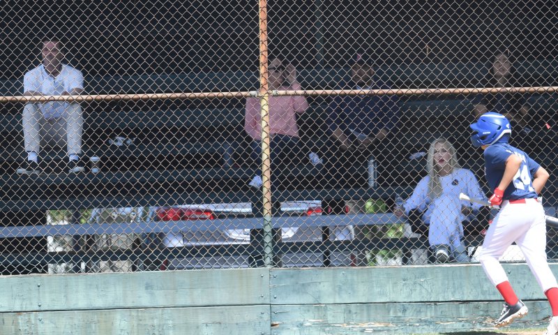 Stefani son Seen baseball Gwen â€“ game her at Zuma