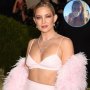 Kate Hudson Poses Topless in New Photo