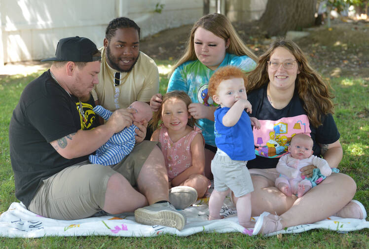 Pumpkin Visits Universal Studios With Her Kids, Honey Boo Boo | In Touch Weekly