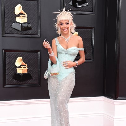 Doja Cat Debuts Shocking New Makeover After Shaving Head and Eyebrows on Instagram Live