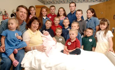 Big Family? Find Out the Heights of All of the Duggar Family Members Including Jim Bob and Michelle