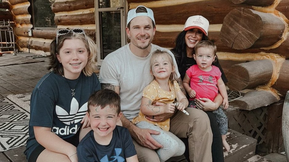 Chelsea, Cole DeBoer Purchase Family Vacation Cabin: See Lake House Photos