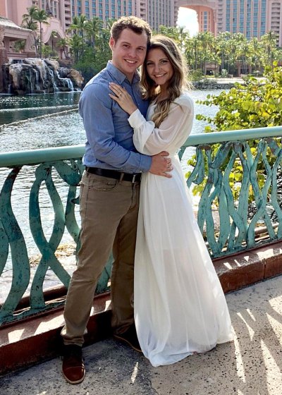 Jeremiah Duggar’s Wife Hannah Teases ‘Baby Bump Pic Is Coming’ 1 Month After Pregnancy Announcement