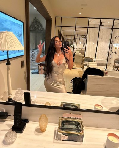 Kim Kardashian Selfie 
