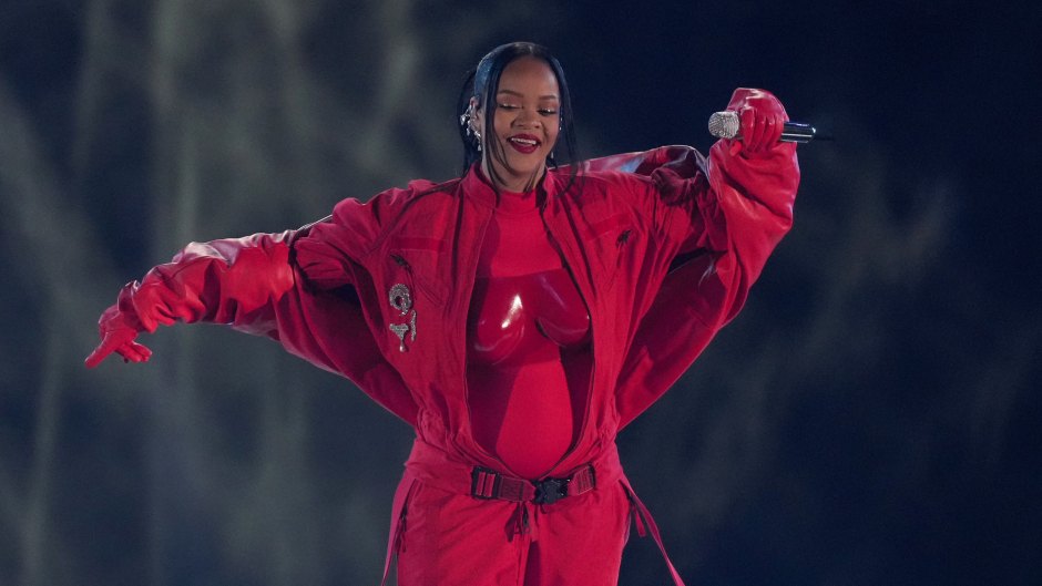 Rihanna Pregnant With Baby No. 2: Super Bowl Show Reveal
