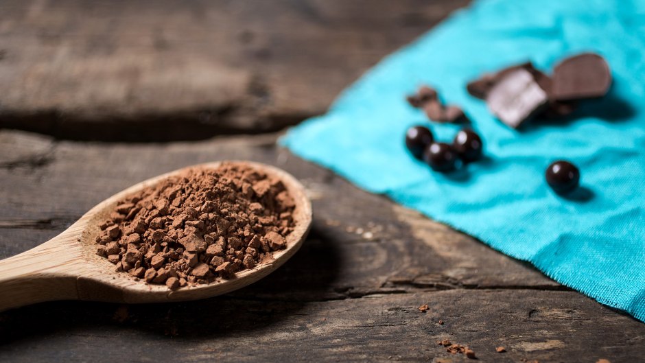 Cacao Powder Benefits (Plus 5 Products We Love)