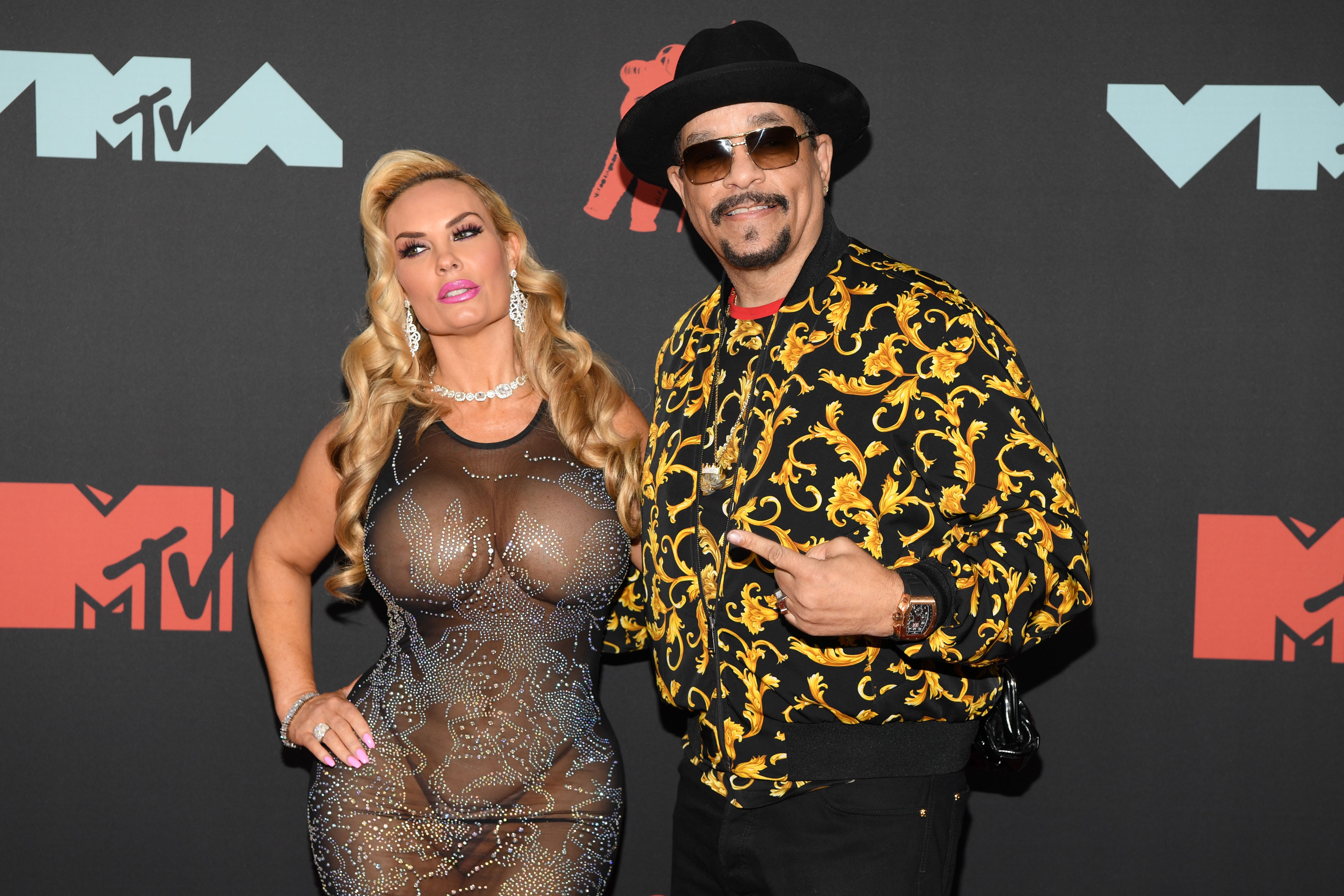 Ice-T Defends Wife Coco Austins Revealing Bikini Photo pic