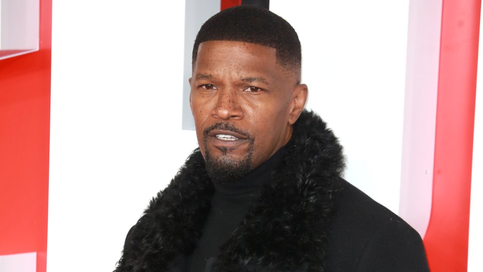 Jamie Foxx gives a thumbs up