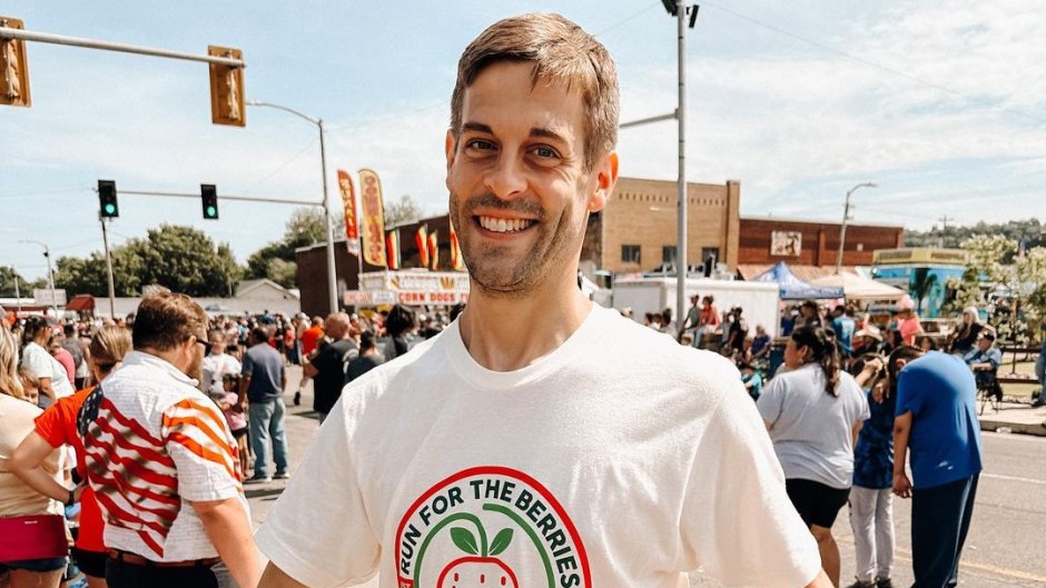 Derick Dillard Works Hard to Support His Family: Find Out His Net Worth and How He Makes Money