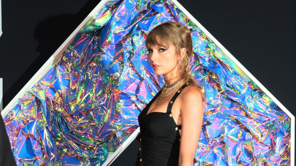 Taylor Swift Sits With Ice Spice at VMAs After Matty Healy Drama