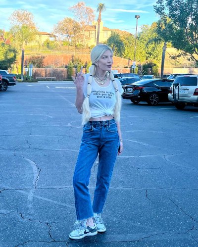 Tori Spelling Gives Middle Finger in 1st Post of 2024 Amid Dean McDermott Drama: ‘Don’t Give a S—t’