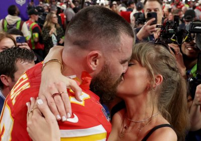 travis kelce planning trips for taylor swift on tour