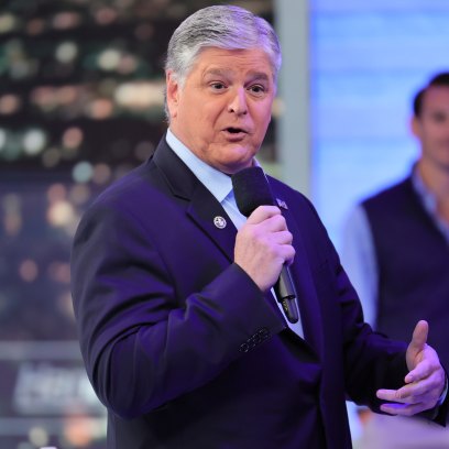 Sean Hannity ‘Overcompensating’ Aging by ‘Slathering’ Makeup