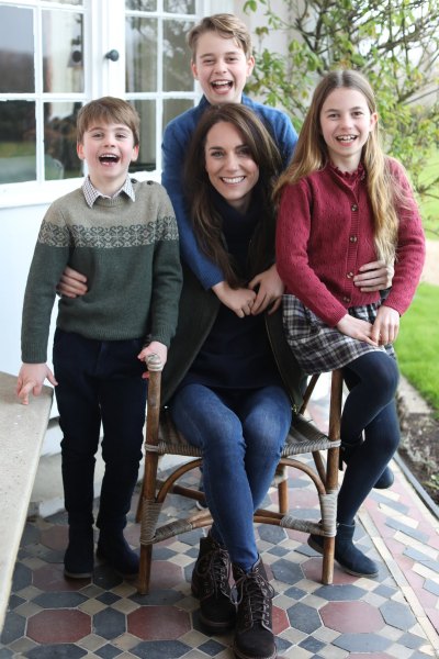 kate middleton breaks silence posts photo after surgery