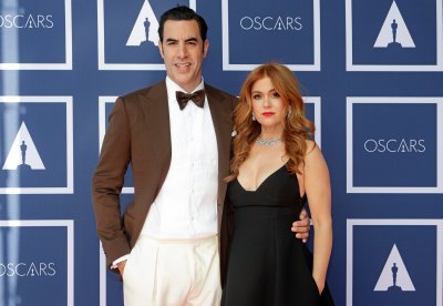 Isla Fisher's 1st Post-Divorce Movie References Her Life