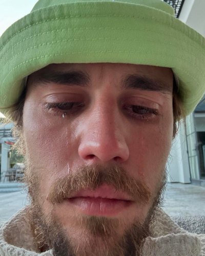 justin bieber posts crying photo and wife hailye reacts