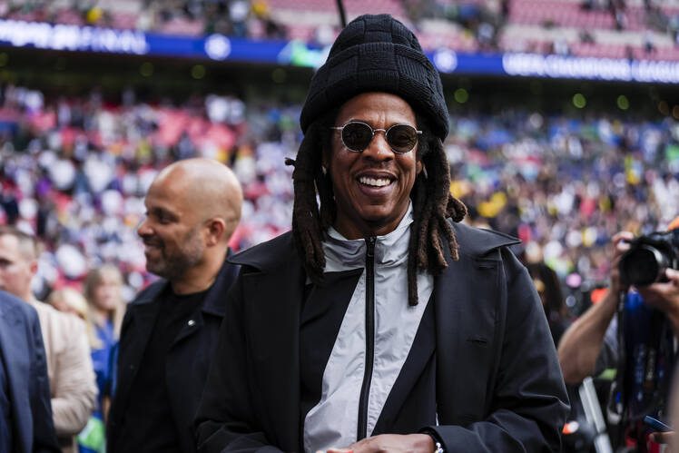 Jay-Z’s Net Worth: How the Rapper Became a Billionaire | In Touch Weekly